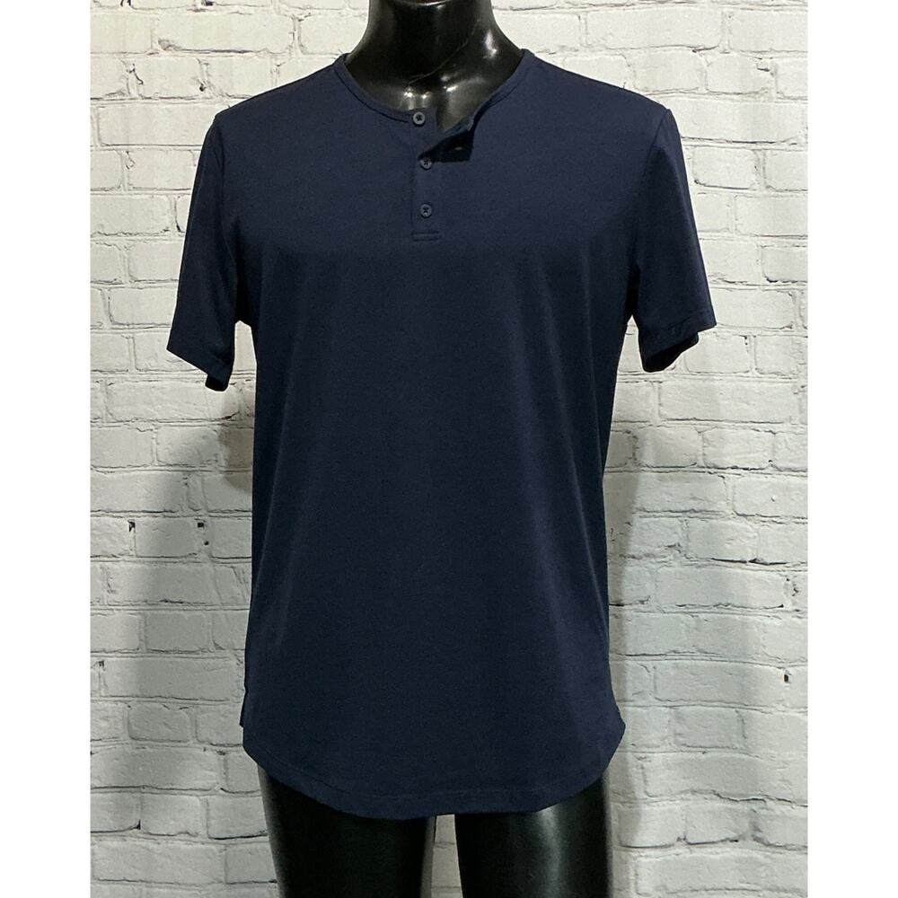 Cuts Men’s Dark Blue AO Henley Curve-Hem Tee (Size L)
